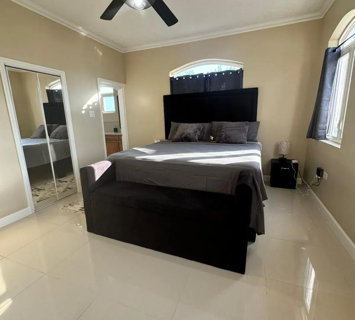 Ramzie'S Place Kingston Jamaica
